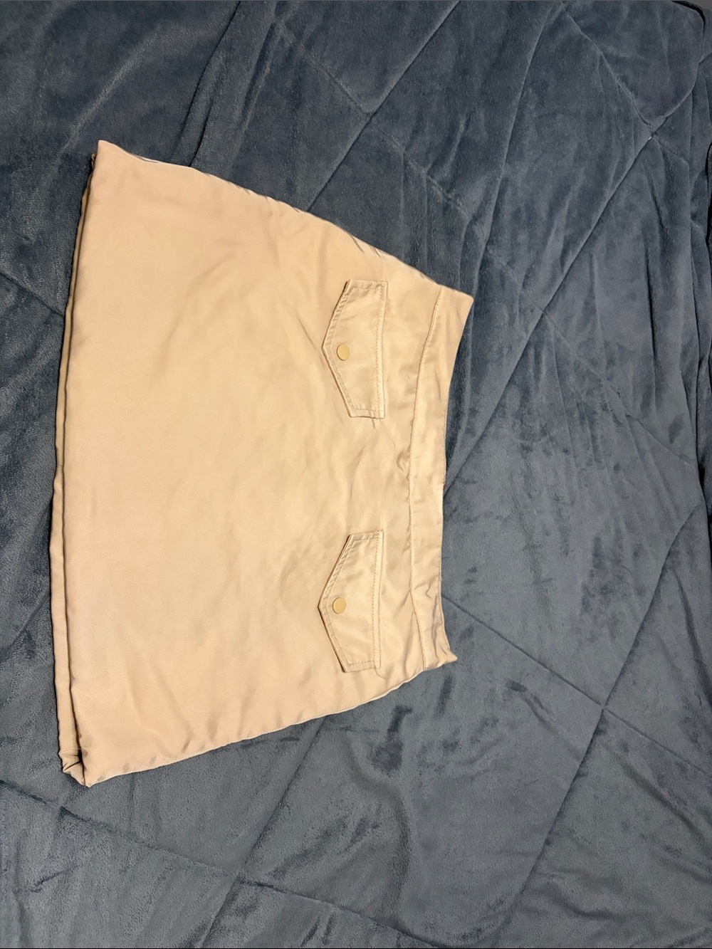 Women’s Cream Casual Mini Shorts with Buttoned Flap Pockets